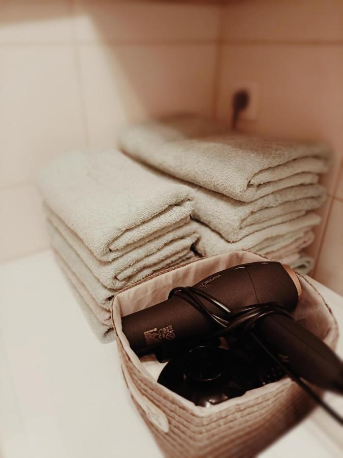 בריסל Cozy 2 Bedroom Apartment - Metro Montgomery מראה חיצוני תמונה